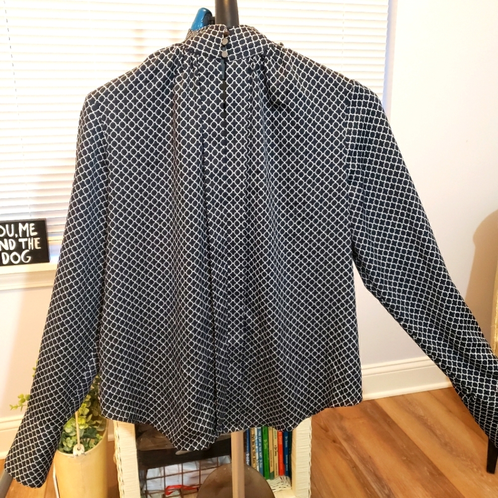 Ann Taylor Black and White Geometric Button-Up Blouse